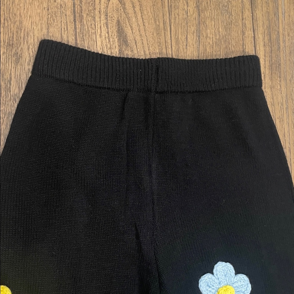 Women’s Colorful Floral Flower Appliqué Wide Leg Sweater Pants - Picture 3 of 3